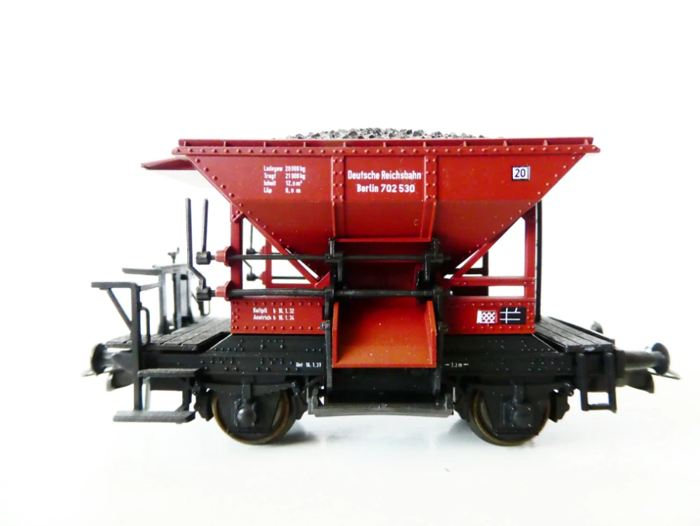 H0 ROCO 46130 ((SY1601)) Samovýsypný vůz 702 530 Berlin s nákladem štěrku DR TOP STAV v orig. krabičce