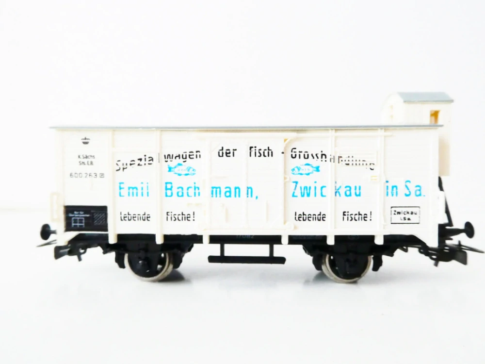 H0 PIKO Chladírenský vůz na ryby Emil Bachmann Zwickau in Sa. K.Sächs s budkou brzdaře (ocelová loukoťová kola) TOP STAV