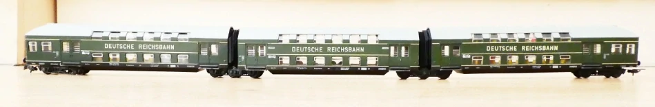 H0 SCHICHT Patrová souprava 3-dílná s cestujícími DEUTSCHE REICHSBAHN PĚKNÝ STAV