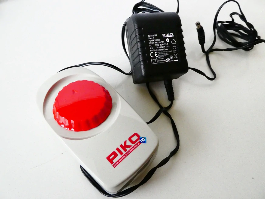 PIKO 55003 TRAFO S OVLADAČEM JÍZDY - PIKO 55003 / SC 4.4 TOP STAV NEPOUŽÍVANÉ
