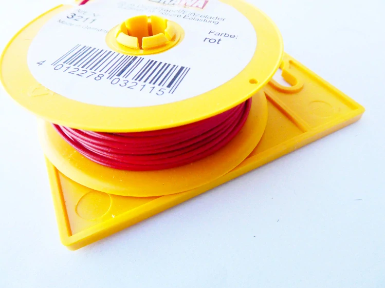 Brawa 3211 Kabel na cívce červený 0,25 mm2 s držákem na zavěšení