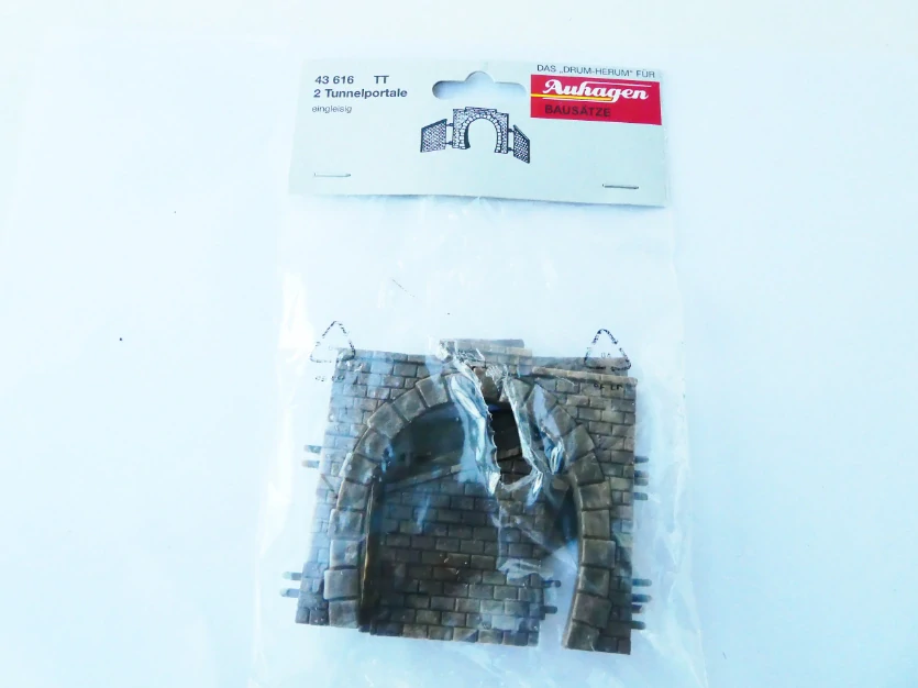 TT AUHAGEN 43616 Tunelový portál jednokolejný se 4mi bočními křídly - 2 ks NEPOUŽITÉ NOVÉ orig. zabalené