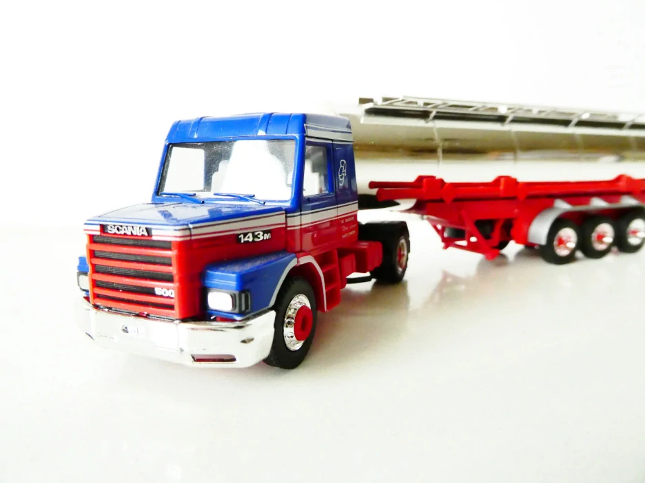 H0 HERPA Nákladní automobil SCANIA 500 s cisternou INT. TRANSPORTE Alfred Gennen TOP STAV