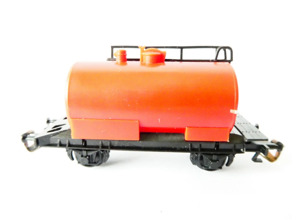 TT BTTB Cisternový vůz červený TOP STAV NEPOUŽITÝ