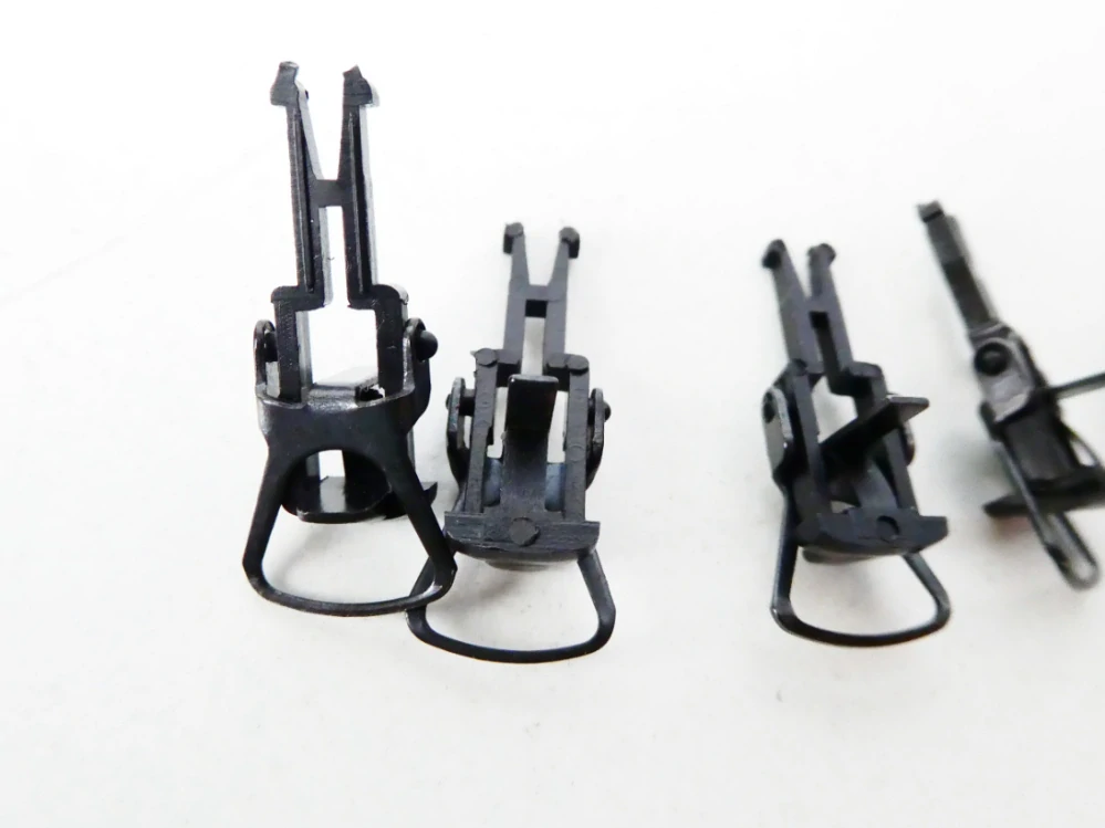H0 SET 6 ks Spřáhlo plast s kovovým očkem délka cca 2,2 cm