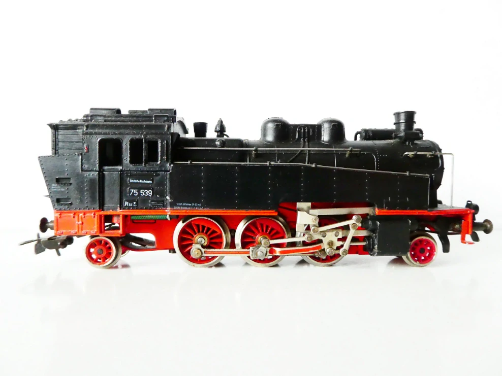 H0 GÜTZOLD Parní lokomotiva BR 75 539 DR OSVĚTLENÁ 