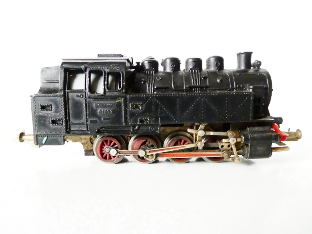 TT ZEUKE Parní lokomotiva BR 81 013 DR (JEDE POMALU)