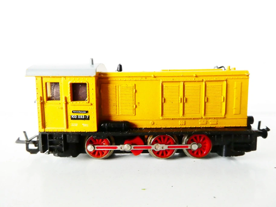 TT ZEUKE Dieselová lokomotiva BR 103 033-7 DR PĚKNÝ STAV