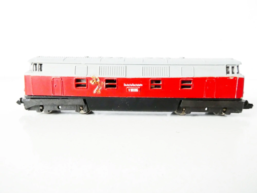 N PIKO Dieselová lokomotiva V 180 006 DR 