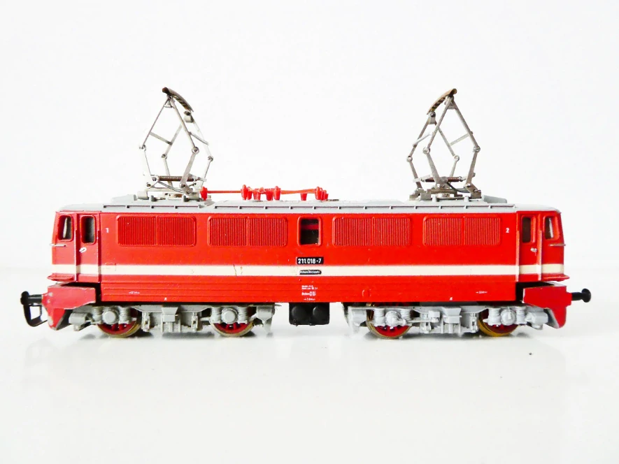 TT GÜTZOLD Elektrická lokomotiva BR 211 018 - 7 DR PĚKNÝ STAV