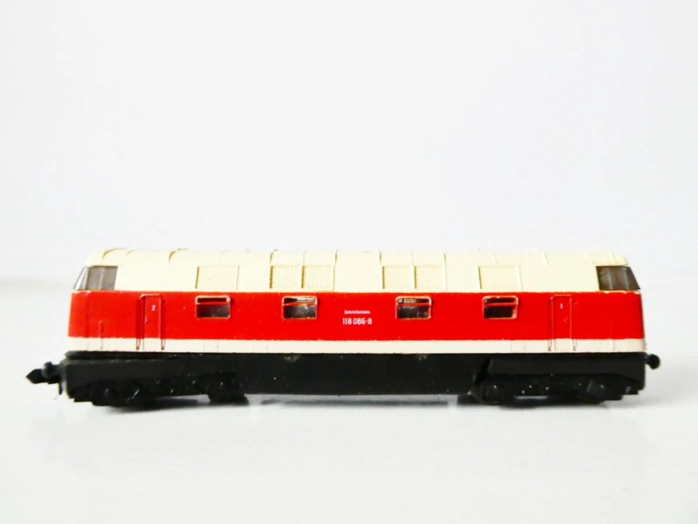 N PIKO Kastle a podvozek dieselová lokomotiva BR 118 086-8 DR
