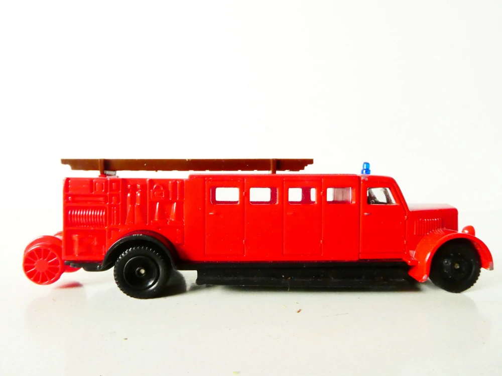 H0 GRELL Požární vozidlo s žebříkem