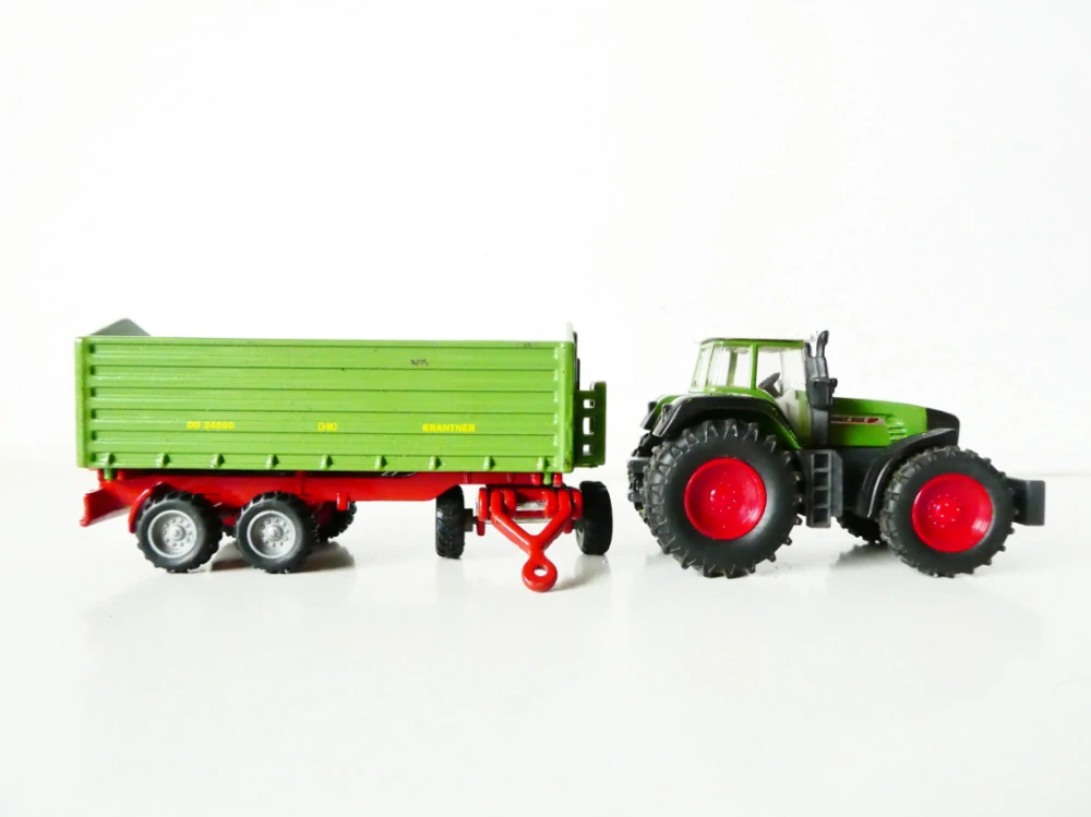 H0 SIKU 1845 Traktor zelený s valníkem TOP STAV