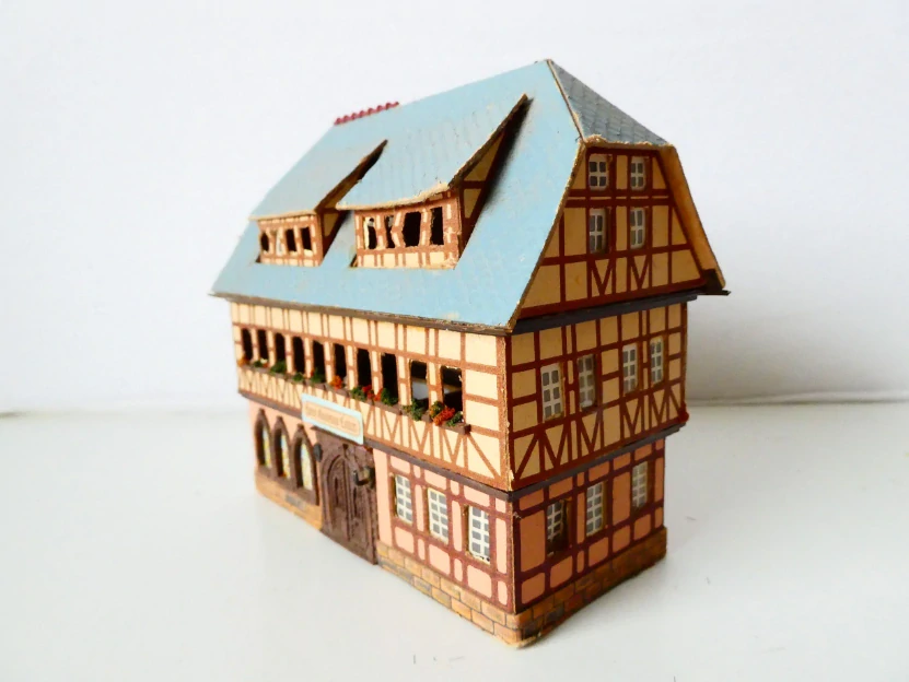 TT Hrázděný dům (kartonový model)