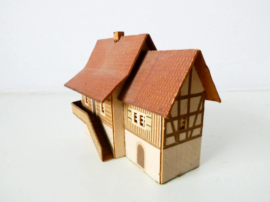TT Hrázděný dům (kartonový model)
