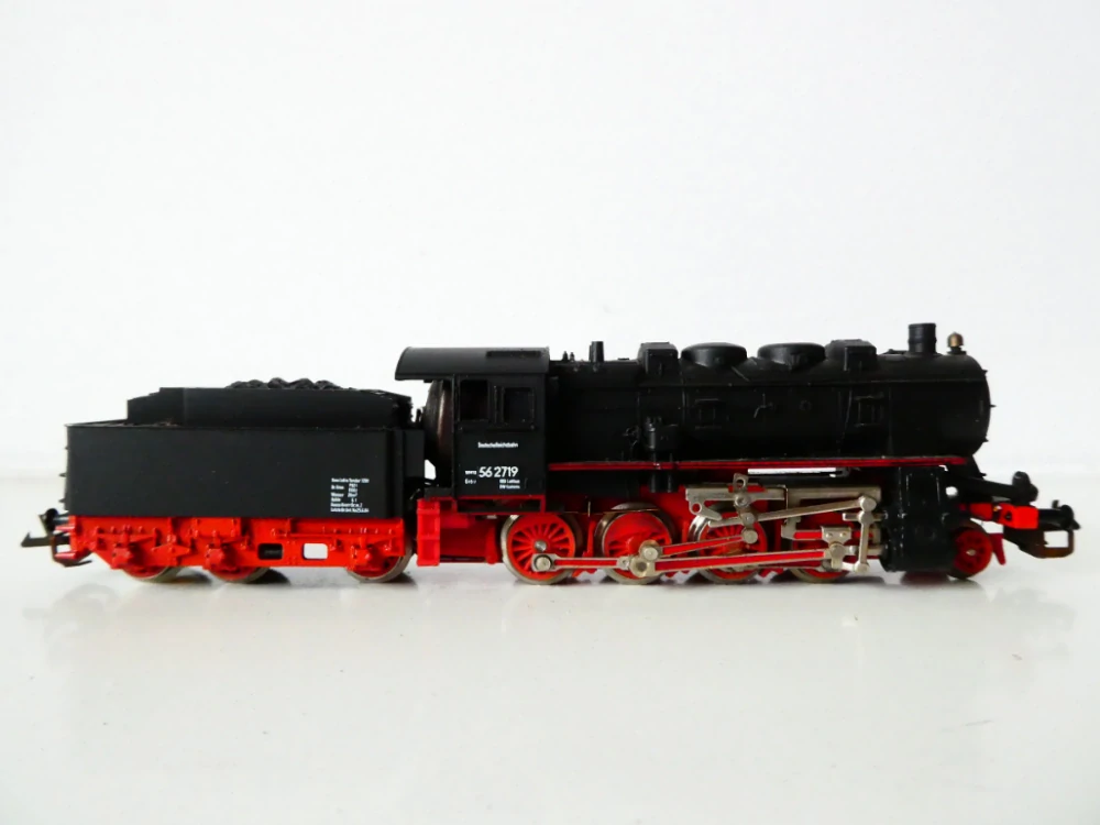 TT ZEUKE Parní lokomotiva BR 56 2719 DR OSVĚTLENÁ PĚKNÝ STAV v krabičce