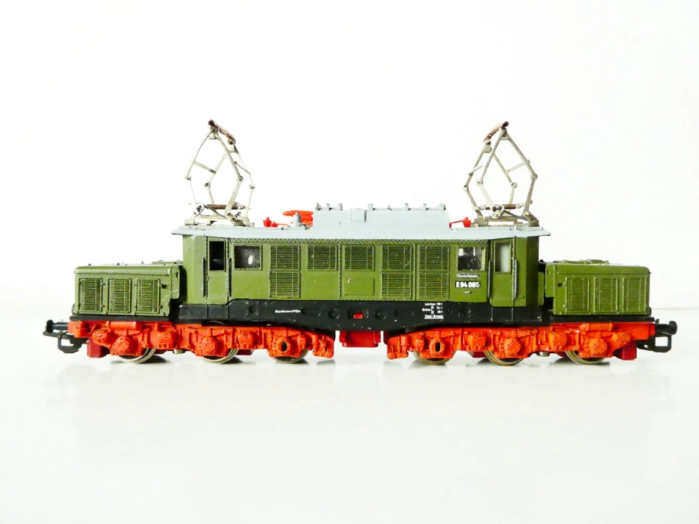 TT ZEUKE Elektrická lokomotiva E 94 065 DR PĚKNÝ STAV