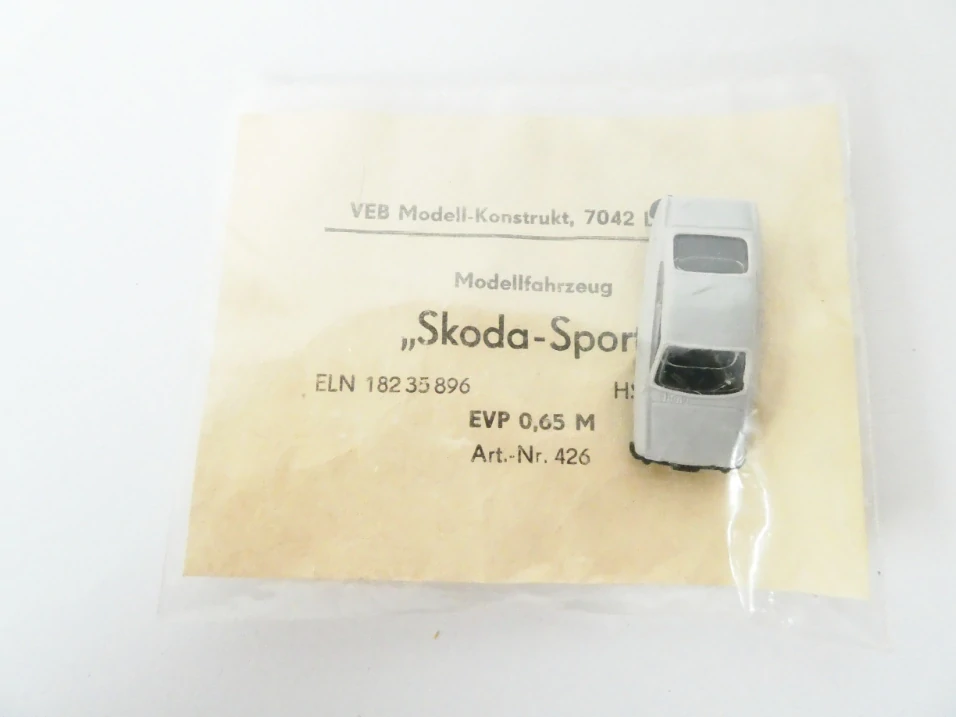 TT VEB Modell-Konstrukt Osobní automobil Škoda 110 R šedý NOVÉ orig. zabalené