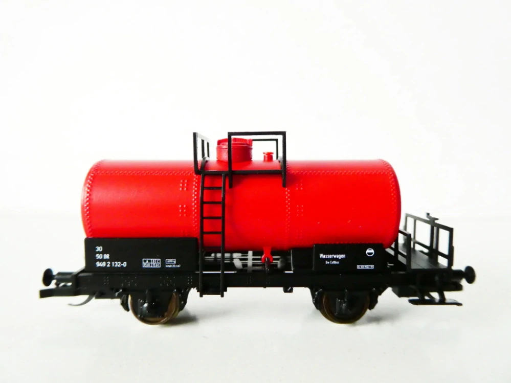 TT TILLIG 500995 Cisternový kotlový vůz červený do požárního vlaku 30 50 949 2 132 - 0 DR TOP STAV NEPOUŽITÝ v orig. krabičce