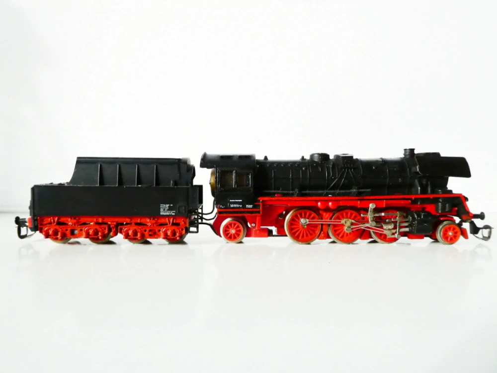 TT BTTB Parní lokomotiva BR 35 1111 DR s tendrem OSVĚTLENÁ v krabičce