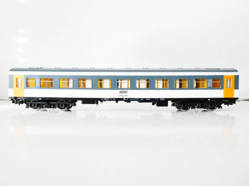 H0 PIKO Osobní vůz 2. tř. 5187 20.71 799.1 SNCF TOP STAV