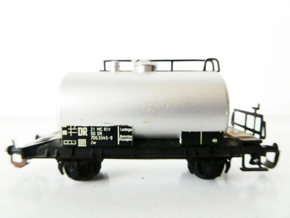 TT BTTB/ZEUKE Cisternový vůz stříbrný DR