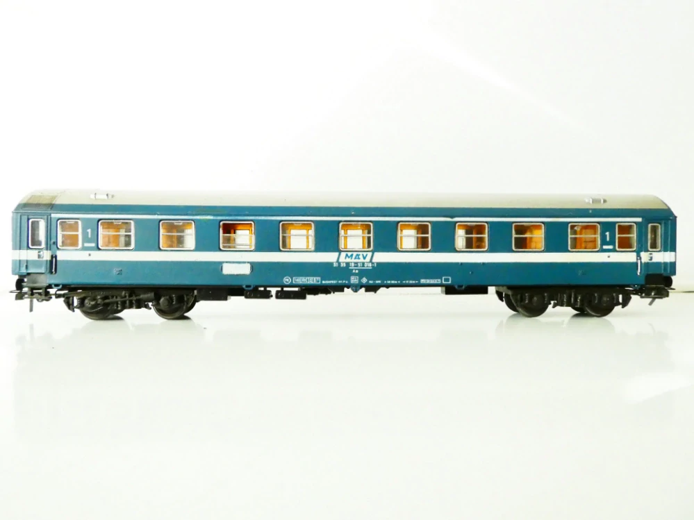 H0 SCHICHT Osobní vůz 1. tř. 51 55 19-51 018-1 MAV