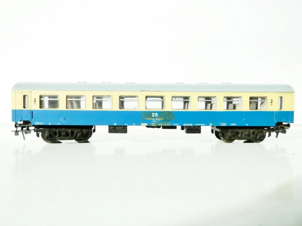 H0 PIKO Osobní vůz 2. tř. 57 50 28-15 242-0 DR
