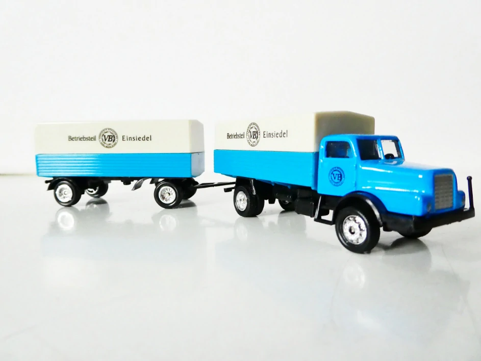H0 Nákladní automobil plachta Betriebsteil VB Einsiedel s přívěsem 