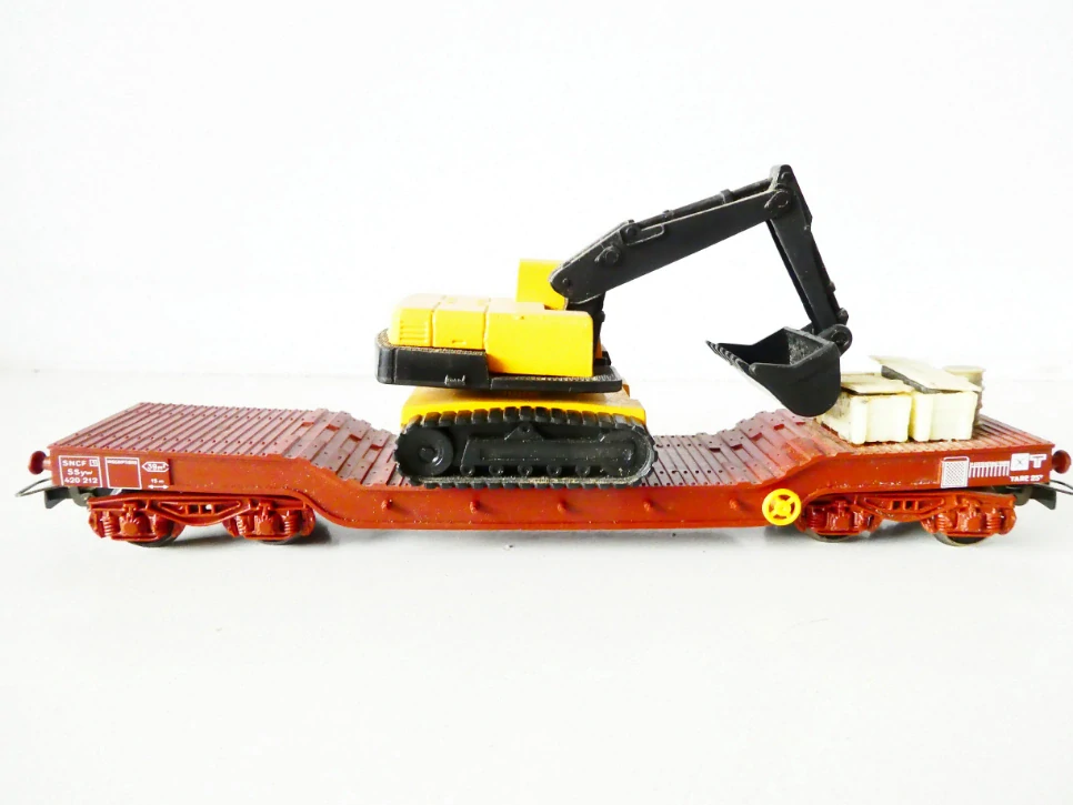 H0 Jouef 658100 Plošinový nákladní vůz 420 212 na přepravu těžkých břemen s nákladem bagru SNCF PĚKNÝ STAV v orig. krabičce