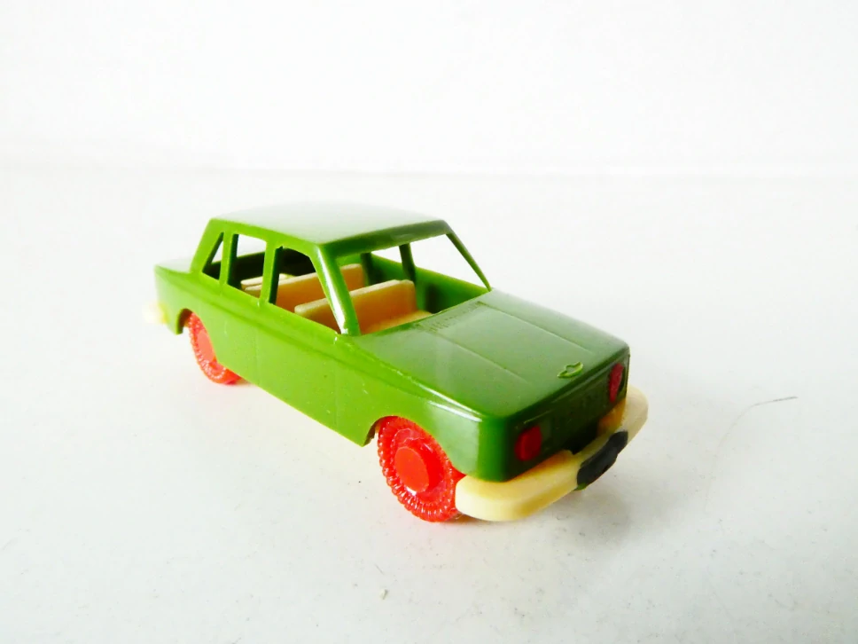 H0 Osobní automobil Wartburg zelený