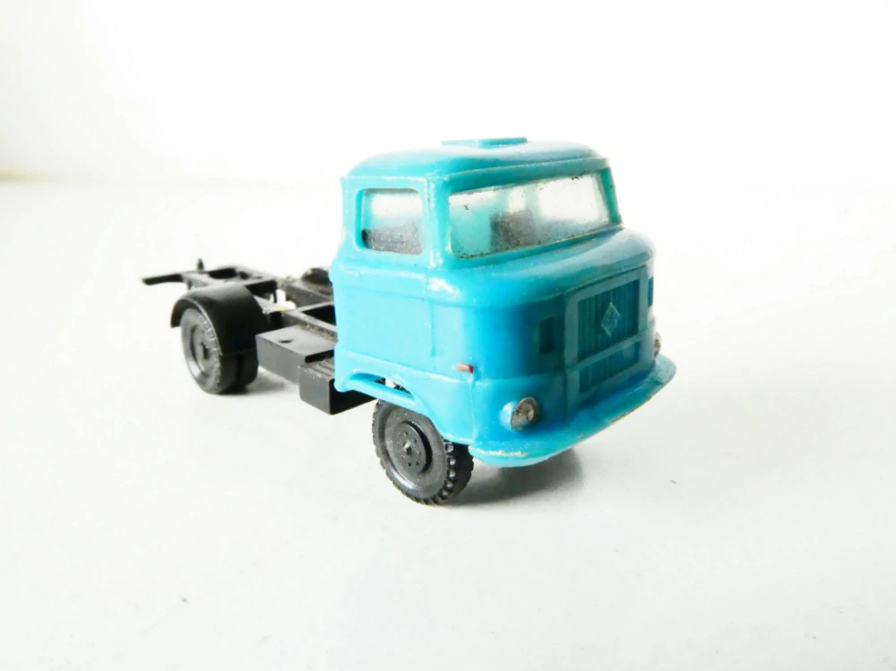 TT Nákladní automobil IFA bez korby