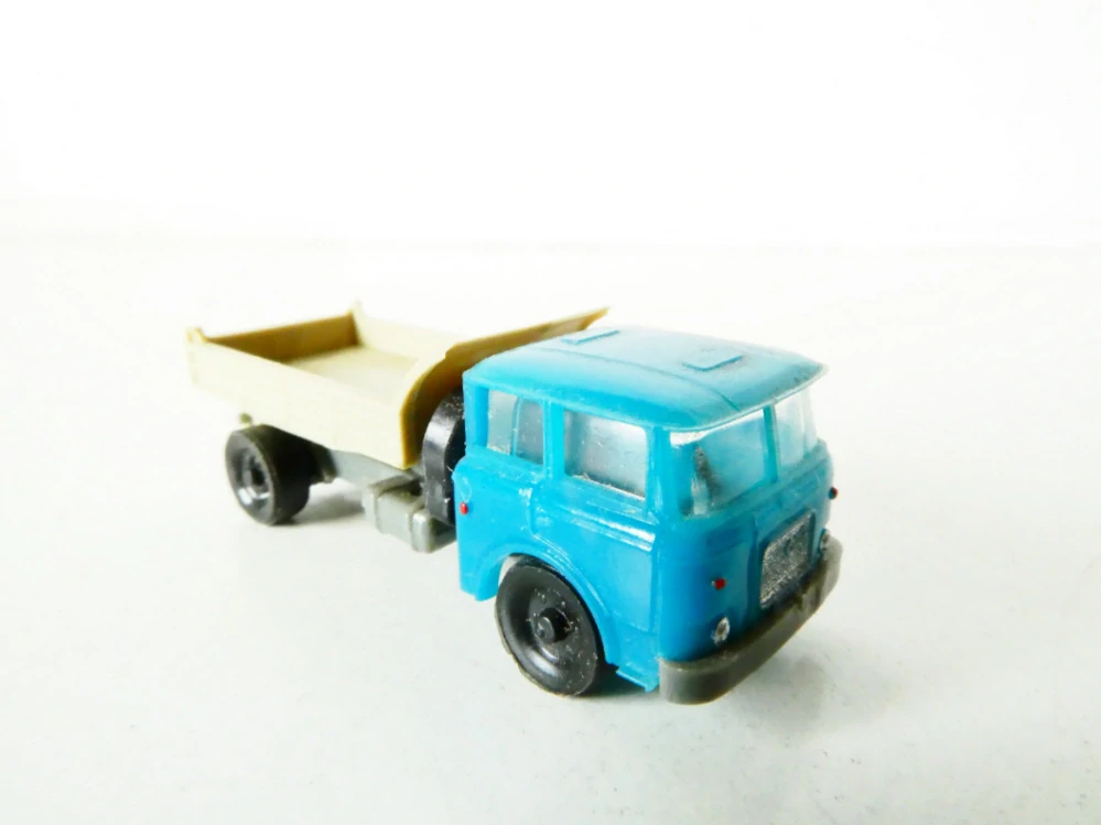 N Nákladní automobil ŠKODA valník