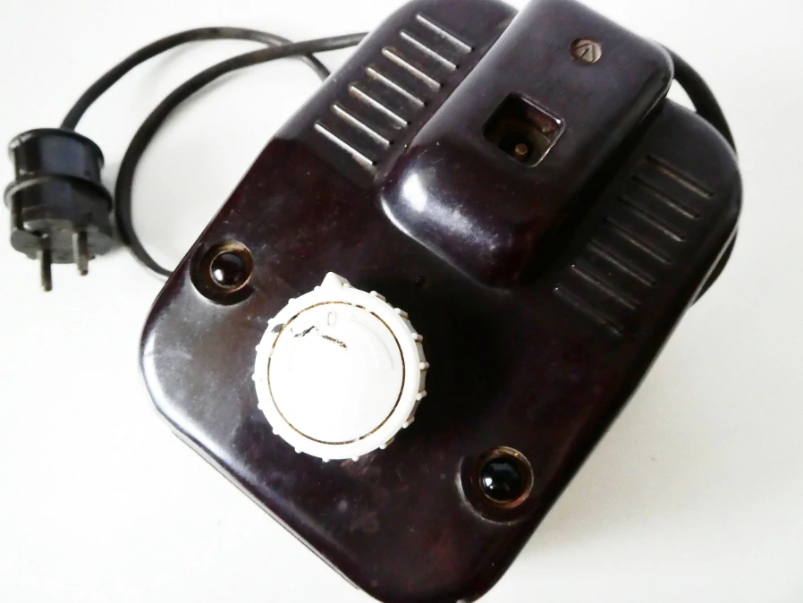Bakelitové trafo PIKO Typ ME002g 25VA