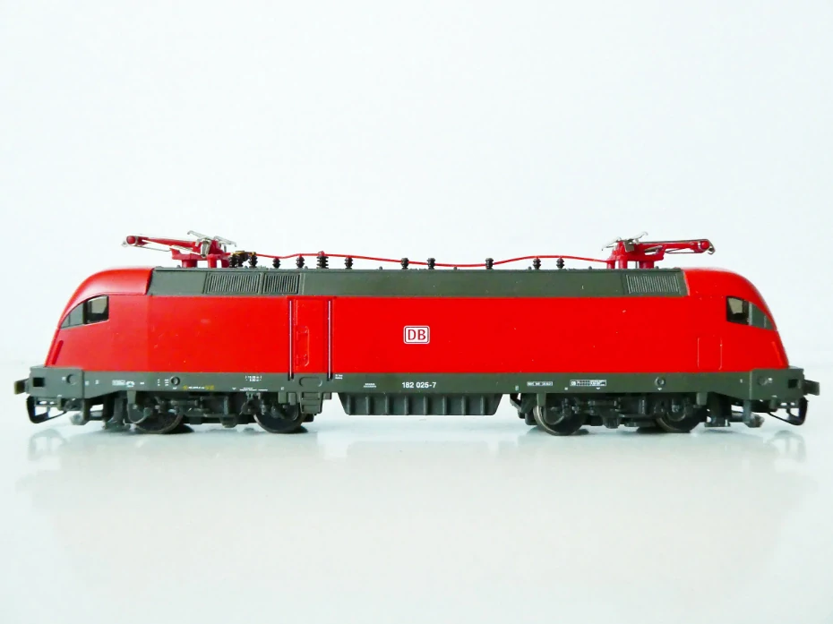 TT PIKO 47410 Elektrická lokomotiva Taurus 182 025-7 DB OSVĚTLENÁ TOP STAV NEPOUŽITÁ v orig. krabičce s návodem / NOVÉ