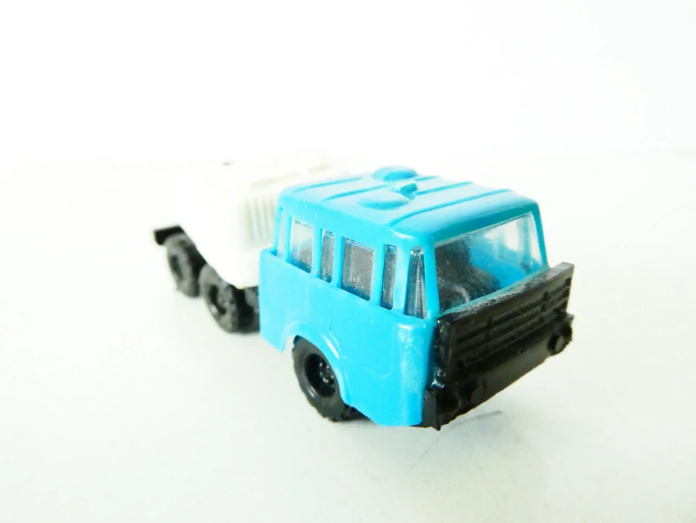 TT Nákladní automobil TATRA 813 66 jeřáb (k opravě jeřábové části a jeřábového háku - přiložen - viz poslední foto)