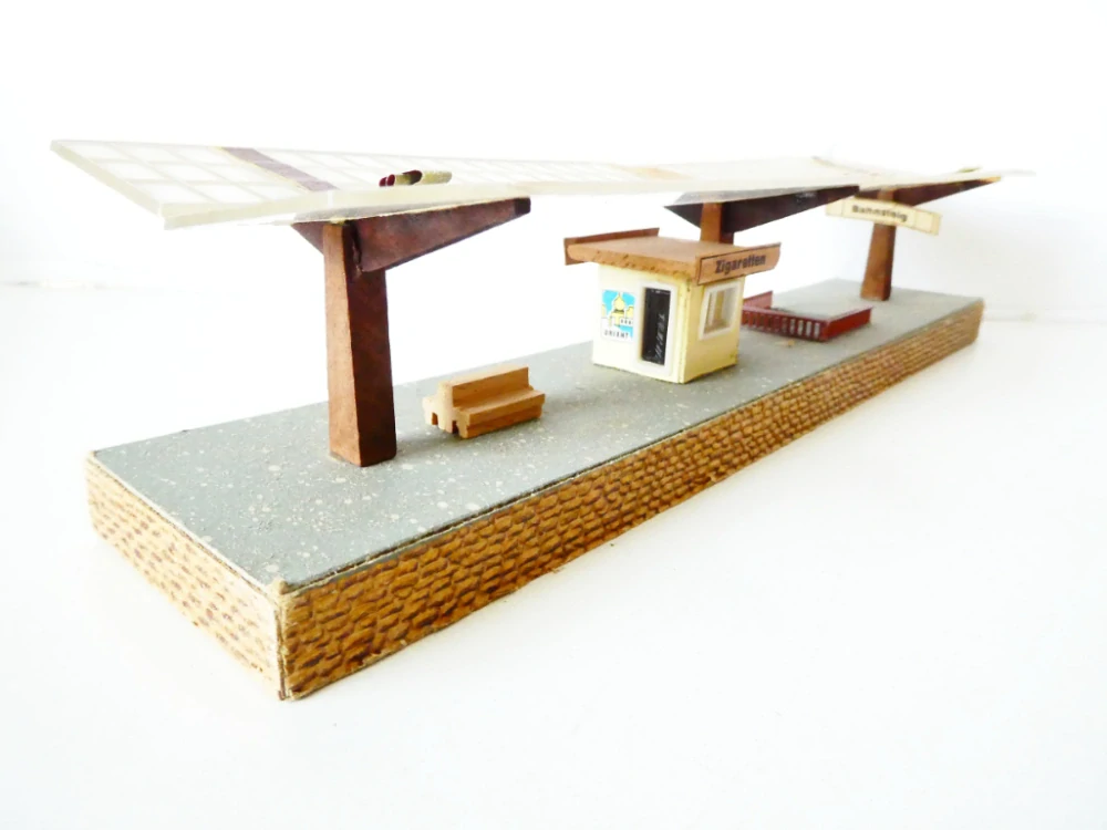 H0 OWO Nástupiště starší výroby v krabici