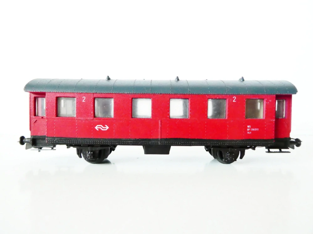 H0 SCHICHT/Prefo Osobní vůz 2. tř. B2 19011 NS červený TOP STAV NEPOUŽITÝ