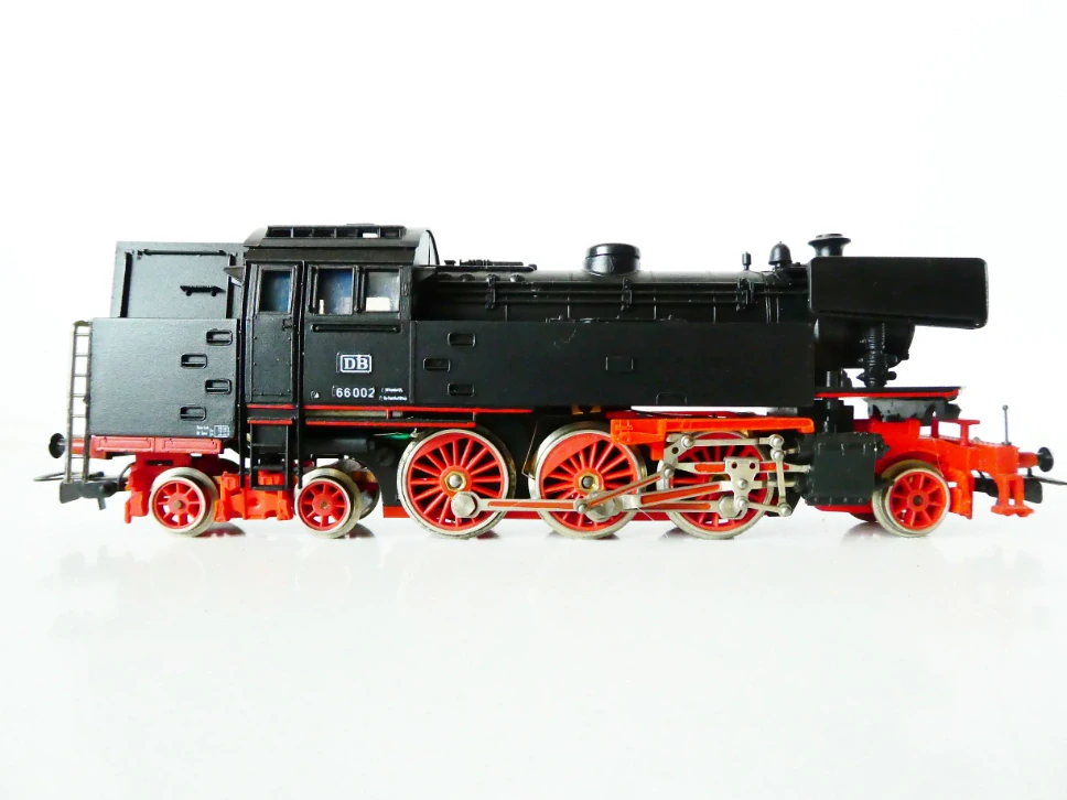 H0 PIKO Parní lokomotiva BR 66 002 DB PĚKNÝ STAV