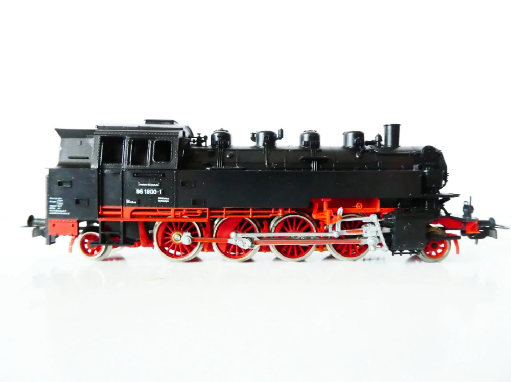 H0 PIKO Parní lokomotiva BR 86 1800-1 DR v orig. krabičce NA SERVIS (POPŘEDU JEDE PĚKNĚ, POZADU VRŽE)
