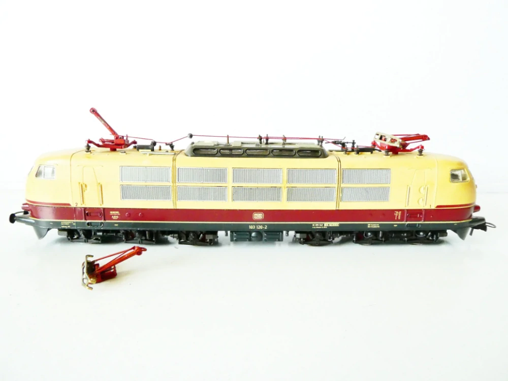 H0 ROCO Elektrická lokomotiva BR 103 120-2 DB NA OPRAVU SBĚRAČE (jede perfektně, svítí)