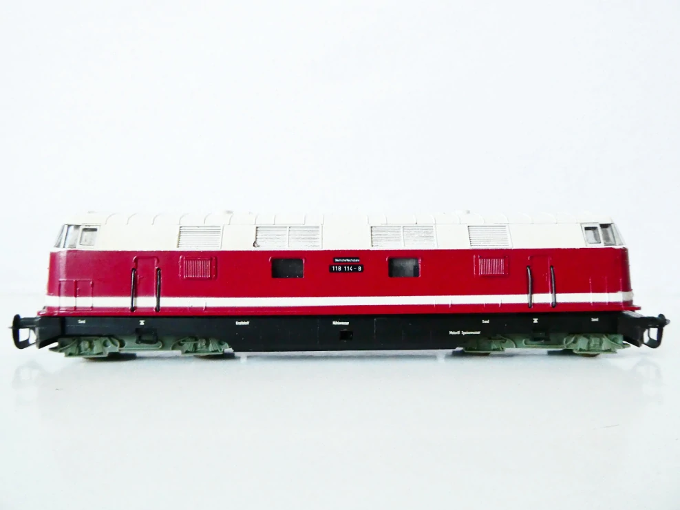 TT BTTB Dieselová lokomotiva BR 118 114-8 DR OSVĚTLENÁ TOP STAV