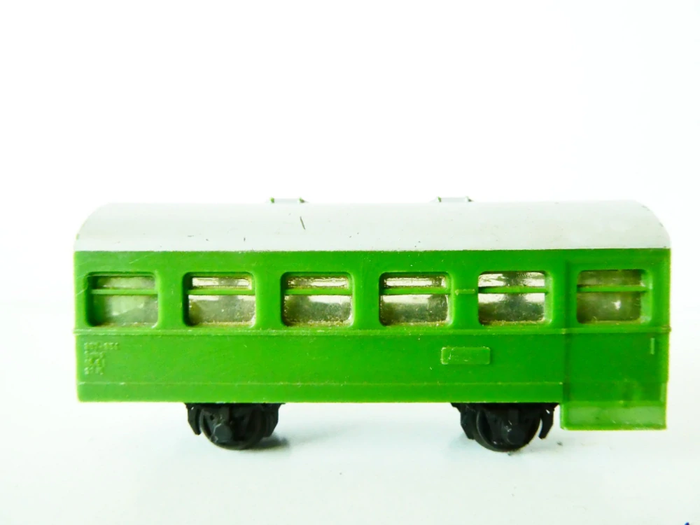 TT BTTB Osobní vůz zelený bez značení