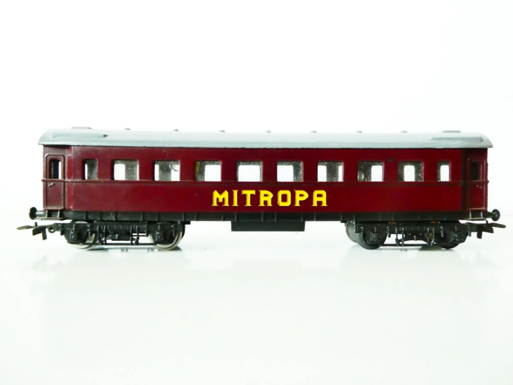 H0 SCHICHT Jídelní vůz MITROPA OSVĚTLENÝ PĚKNÝ STAV