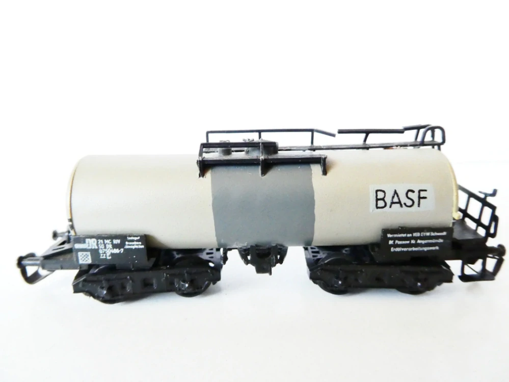 TT BTTB Cisternový vůz BASF DR