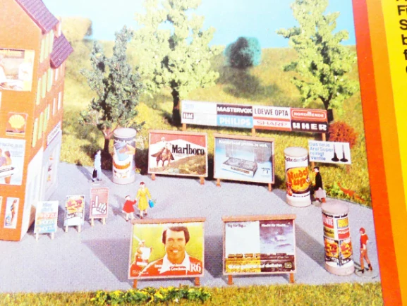 N BUSCH 8123 Stavebnice - Sada reklamních poutačů s plakáty