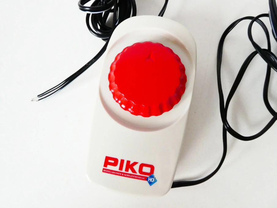 PIKO 55003 Regulátor 12V, regulace rychlosti 0,45A TOP STAV