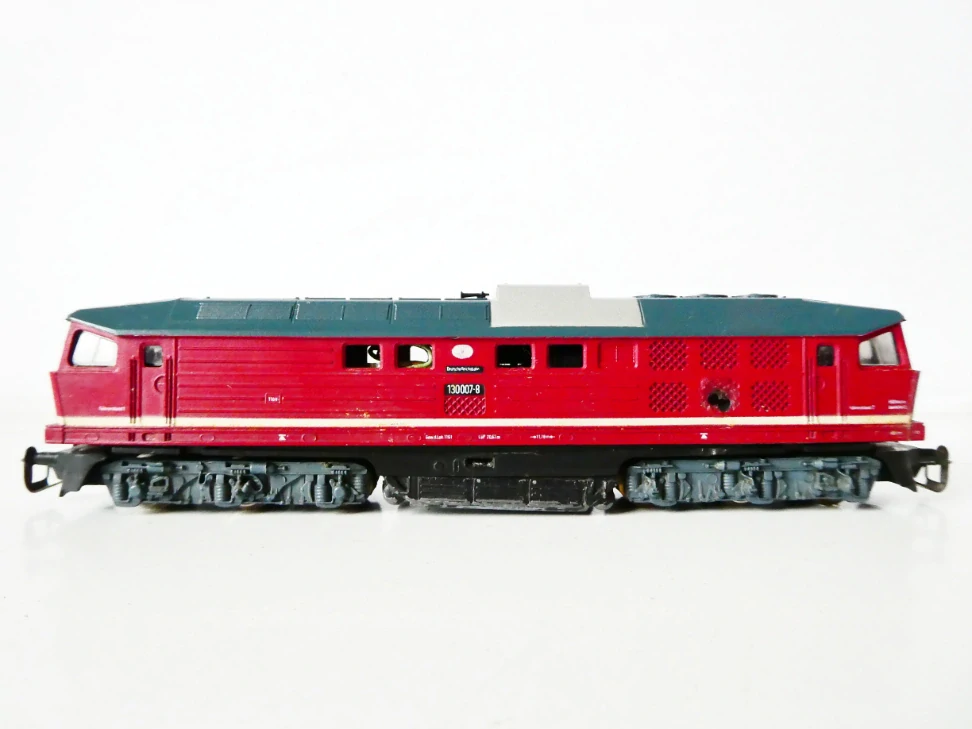 TT BTTB Dieselová lokomotiva BR 130 007-8 DR OSVĚTLENÁ