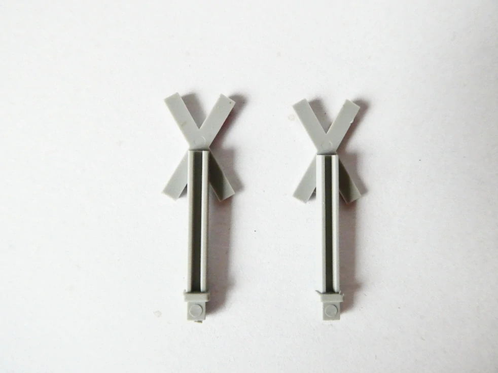 SET 2 ks Výstražný kříž k železničnímu přejezdu (výška 2,5 cm) NOVÉ NEPOUŽITÉ