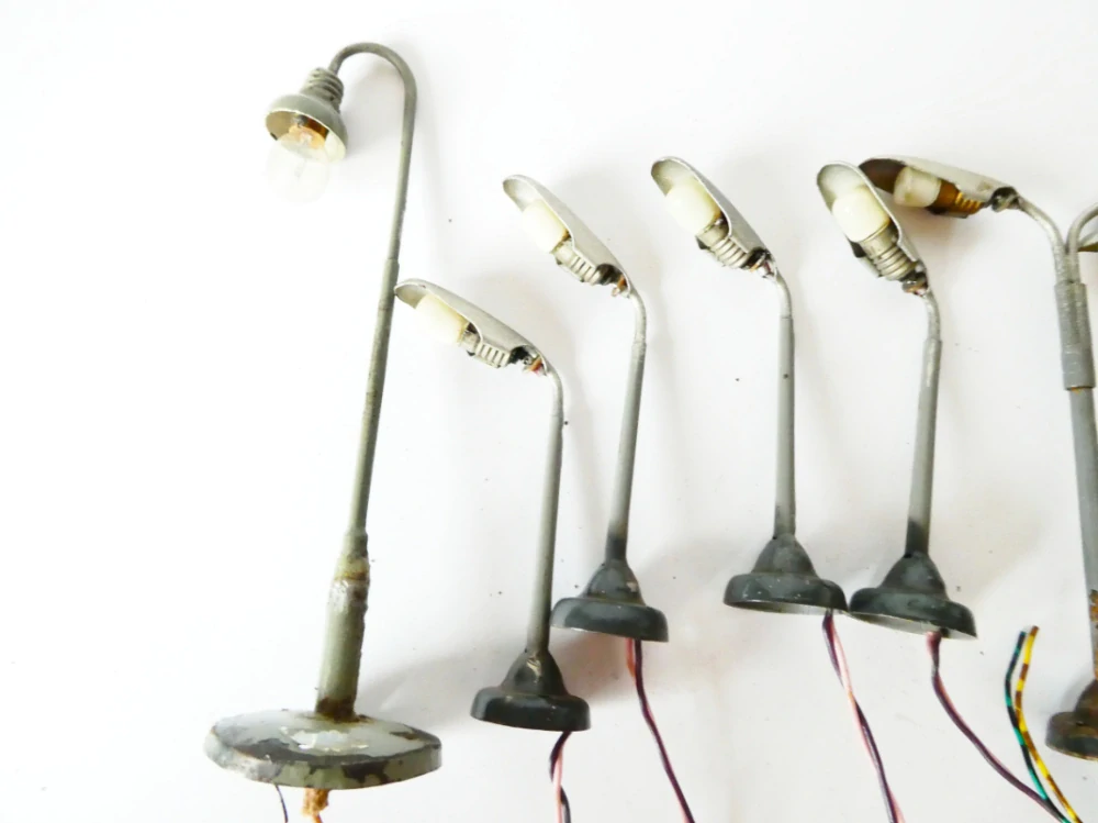 H0 SET 9 ks Pouliční lampa elektrická (6 - 10,5 cm cm)